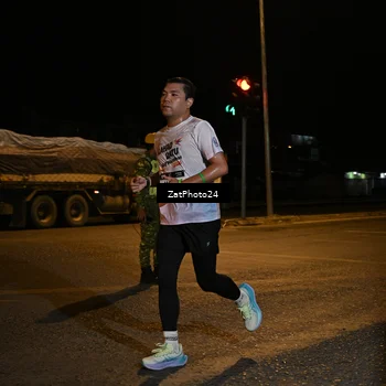 Runner Photo 7674594