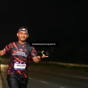 Runner Photo 7674669