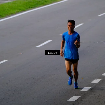 Runner Photo 7674769