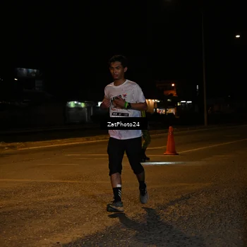 Runner Photo 7674775