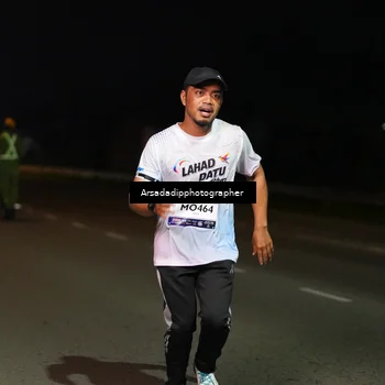 Runner Photo 7674810