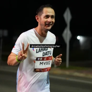 Runner Photo 7674811