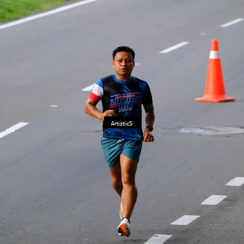 Runner Photo 7674861