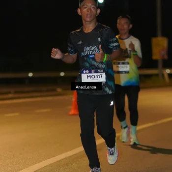 Runner Photo 7674869