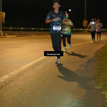 Runner Photo 7674874