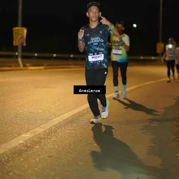 Runner Photo 7674883