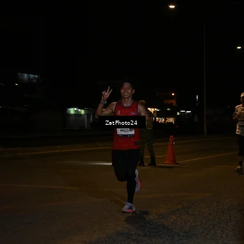 Runner Photo 7674894