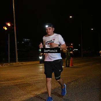 Runner Photo 7674939