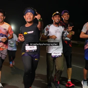 Runner Photo 7674948