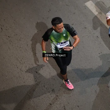Runner Photo 7674963