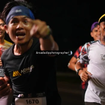 Runner Photo 7674965