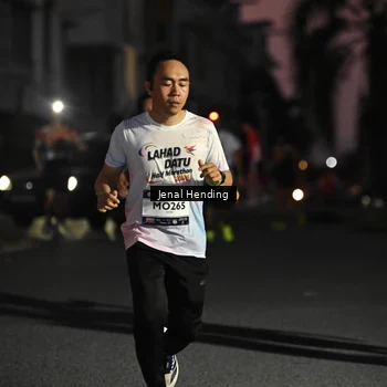 Runner Photo 7674974