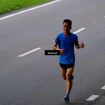 Runner Photo 7674980
