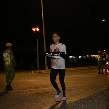 Runner Photo 7674983