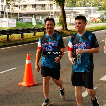 Runner Photo 7675006