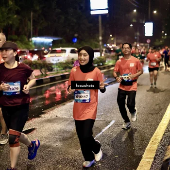 Runner Photo 7675019