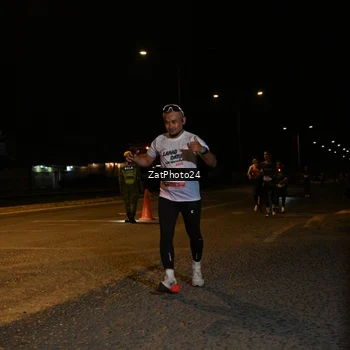 Runner Photo 7675035