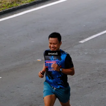 Runner Photo 7675040