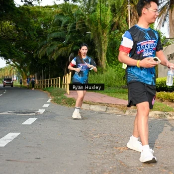 Runner Photo 7675042