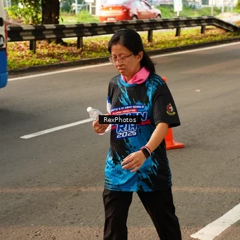 Runner Photo 7675043
