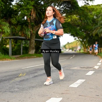 Runner Photo 7675049