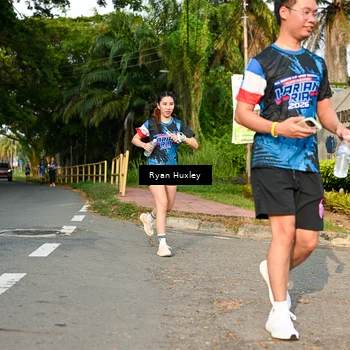Runner Photo 7675054