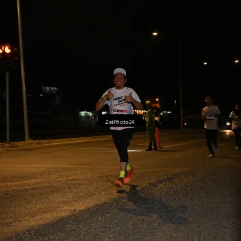 Runner Photo 7675057