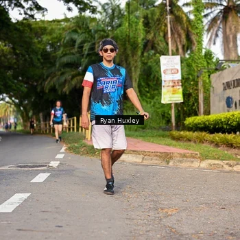 Runner Photo 7675058