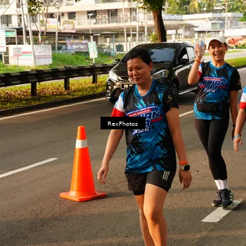 Runner Photo 7675059