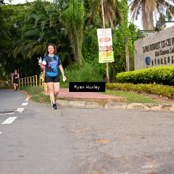 Runner Photo 7675072