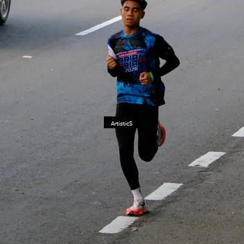 Runner Photo 7675094