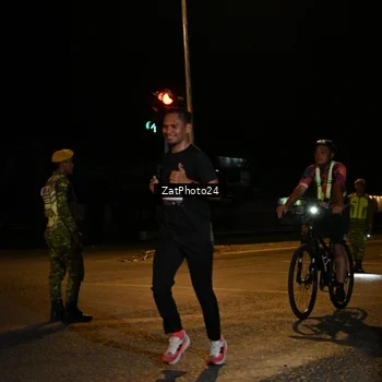 Runner Photo 7675112