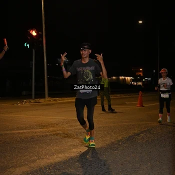 Runner Photo 7675125
