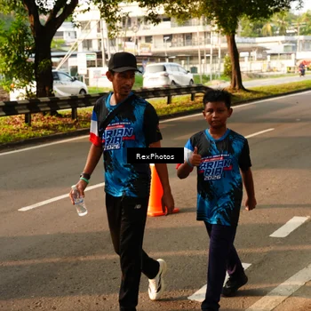 Runner Photo 7675156