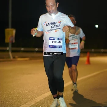 Runner Photo 7675163