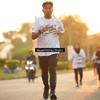 Runner Photo 7675173