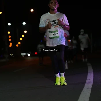 Runner Photo 7675189