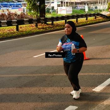Runner Photo 7675193