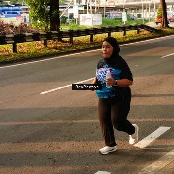 Runner Photo 7675206