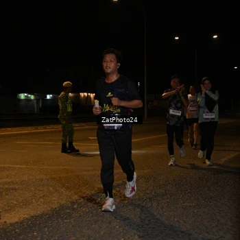 Runner Photo 7675209