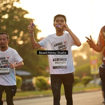 Runner Photo 7675229