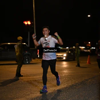 Runner Photo 7675240