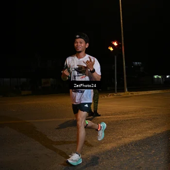 Runner Photo 7675247