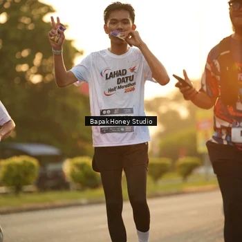 Runner Photo 7675249