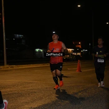 Runner Photo 7675262