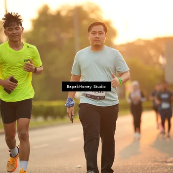 Runner Photo 7675275