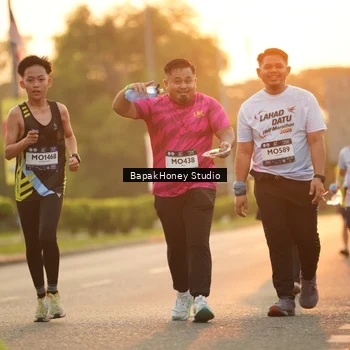 Runner Photo 7675281