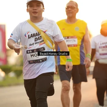 Runner Photo 7675282