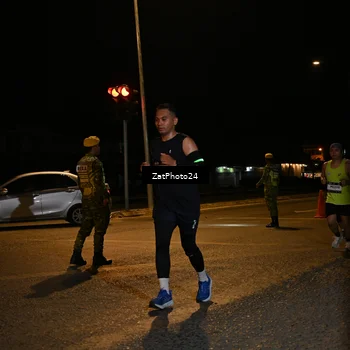 Runner Photo 7675294