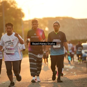 Runner Photo 7675336
